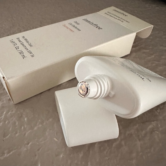 Innisfree Daily UV defense broad spectrum sunscreen SPF 36 - Picture 2 of 5